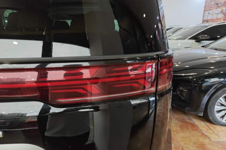 Used Denza D9 2024 EV 620 Premium Model Right Rear Taillight
