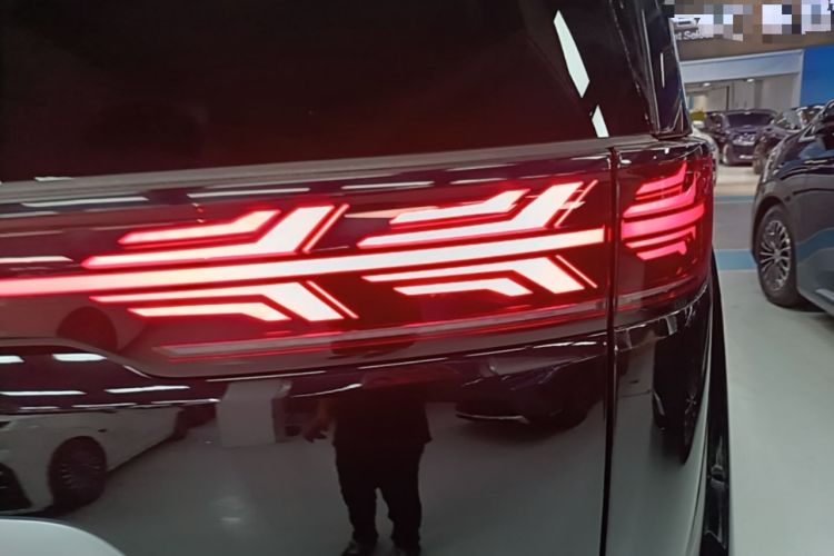 Used Denza D9 2024 PIONEER Four-Seat Pioneer Edition Right Rear Taillight