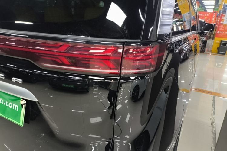 Used Denza D9 2024 DM-i 980 Four-Wheel Drive Prestige Model Right Rear Taillight