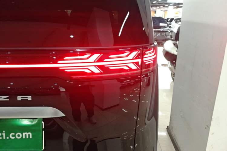 Used Denza D9 2024 DM-i 1050 Luxury Model Right Rear Taillight
