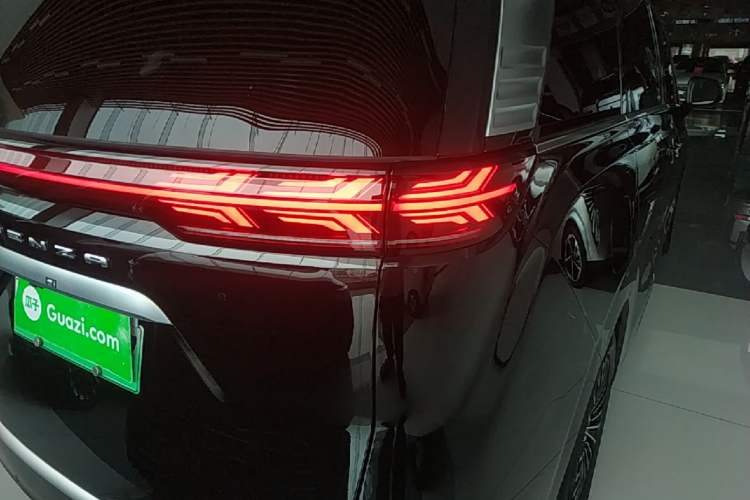 Used Denza D9 2024 DM-i 1050 Luxury Model Right Rear Taillight