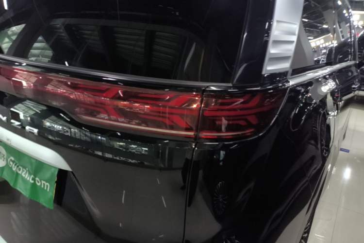 Used Denza D9 2024 DM-i 980 Four-Wheel Drive Prestige Model Right Rear Taillight