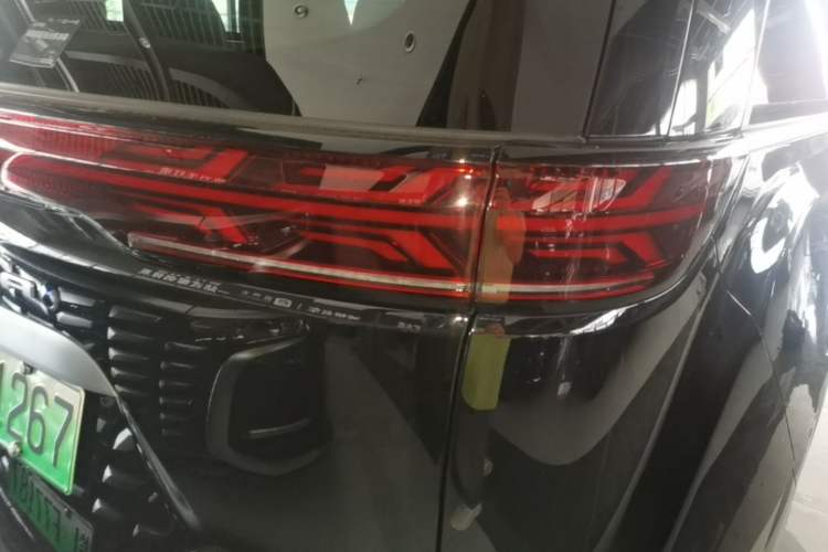 Used Denza D9 2024 DM-i 1050 Luxury Model Right Rear Taillight