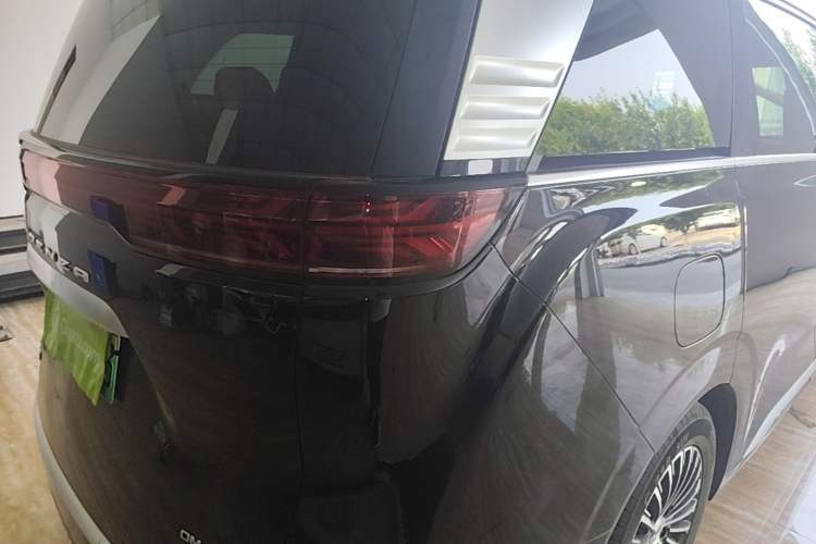 Used Denza D9 2024 DM-i 1050 Luxury Model Right Rear Taillight