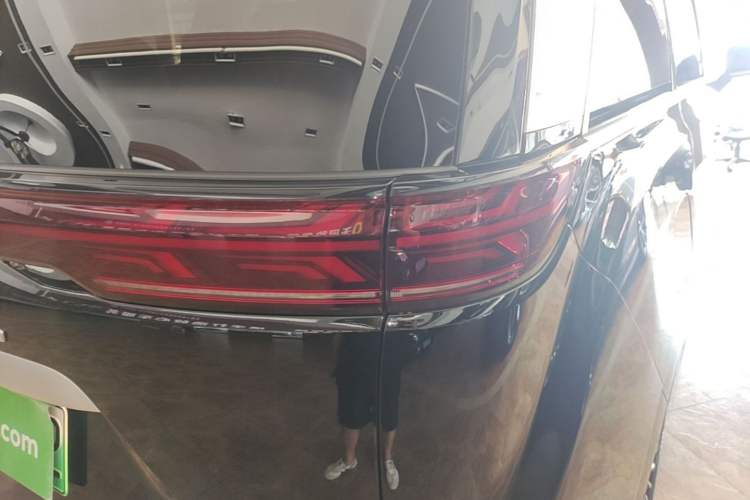 Used Denza D9 2024 DM-i 1050 Luxury Model Right Rear Taillight