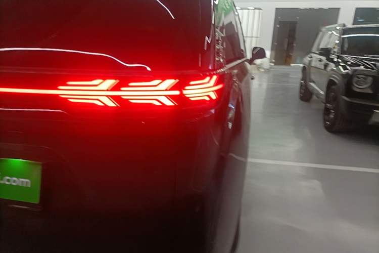 Used Denza D9 2024 DM-i 1050 Luxury Model Right Rear Taillight