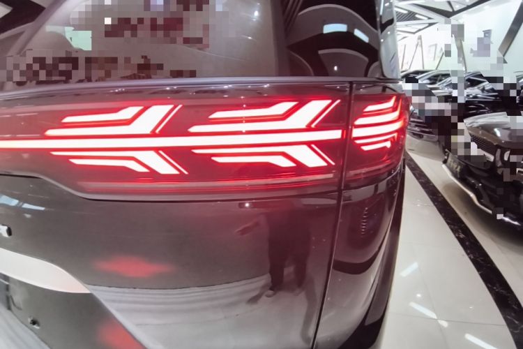 Used Denza D9 2024 DM-i 970 Luxury Model Right Rear Taillight