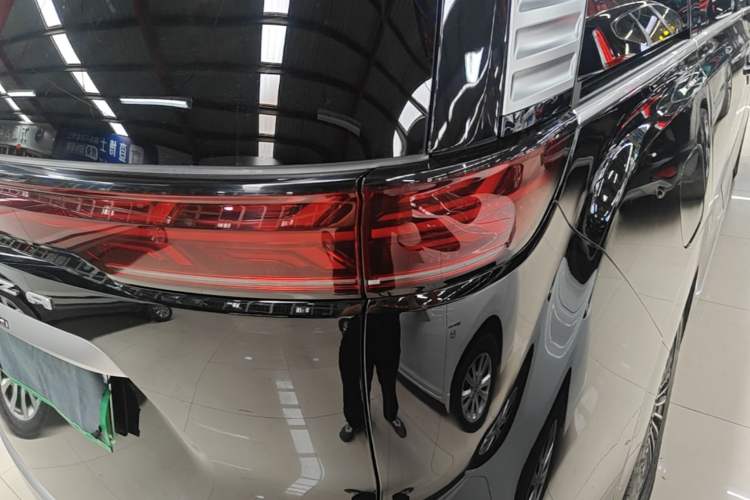 Used Denza D9 2024 DM-i 970 Luxury Model Right Rear Taillight