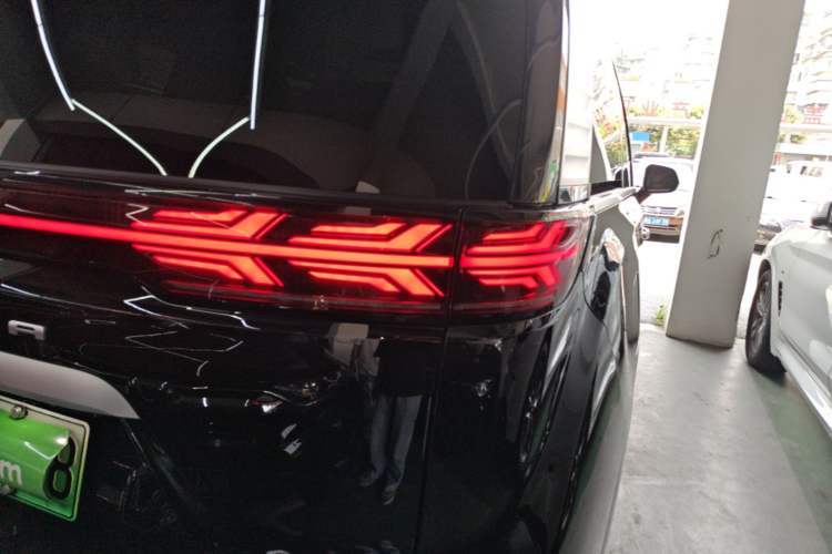 Used Denza D9 2024 DM-i 1050 Luxury Model Right Rear Taillight