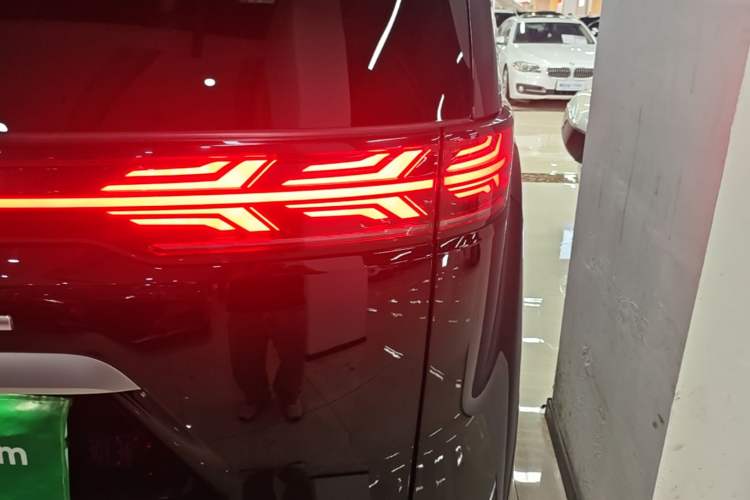 Used Denza D9 2024 DM-i 1050 Luxury Model Right Rear Taillight
