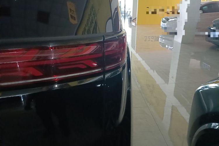 Used Denza D9 2024 DM-i 980 Four-Wheel Drive Prestige Model Right Rear Taillight