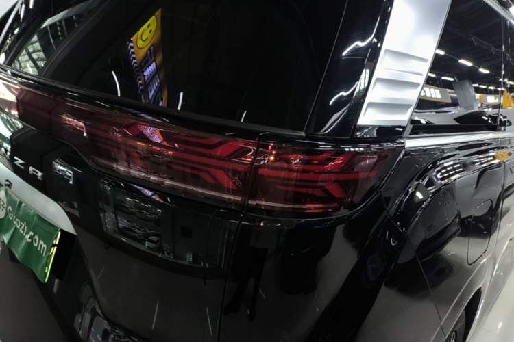 Used Denza D9 2024 DM-i 1050 Luxury Model Right Rear Taillight