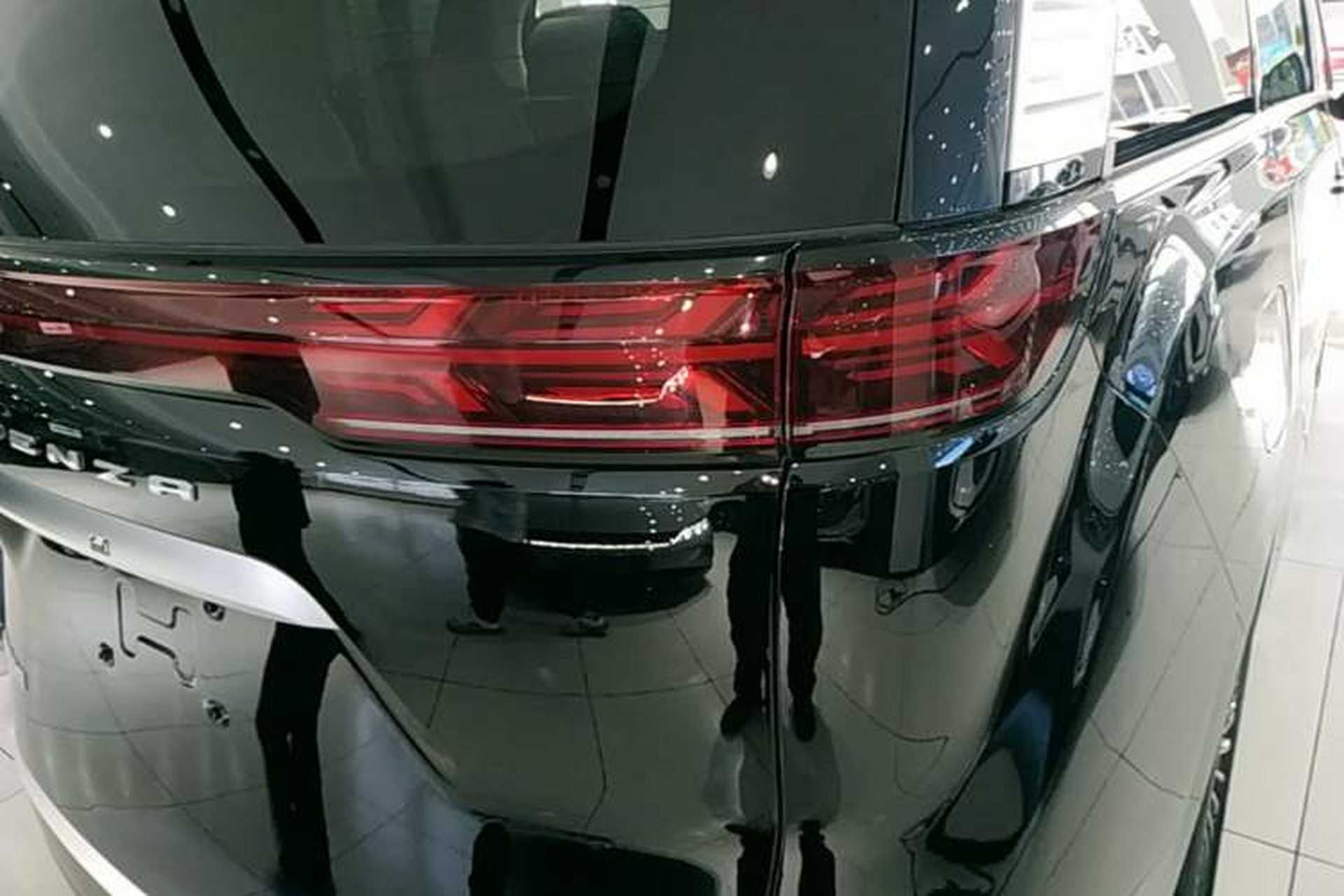 Used Denza D9 2024 DM-i 980 Four-Wheel Drive Prestige Model Right Rear Taillight