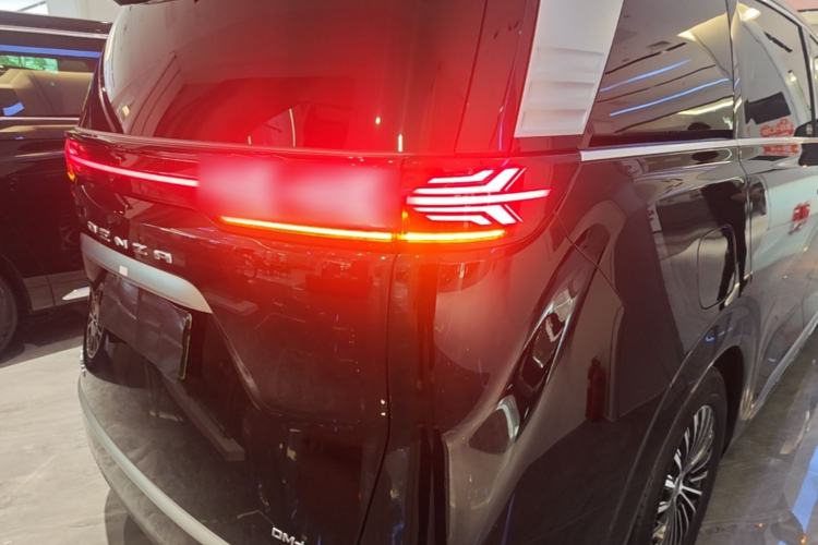 Used Denza D9 2024 DM-i 1050 Luxury Model Right Rear Taillight