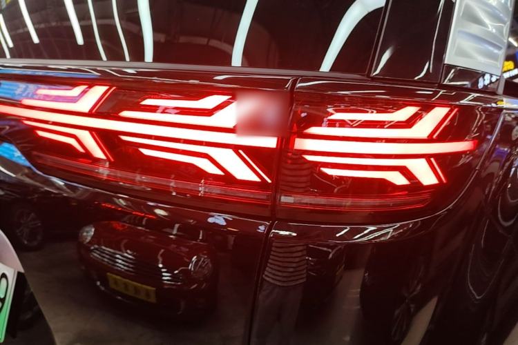 Used Denza D9 2024 DM-i 1050 Luxury Model Right Rear Taillight