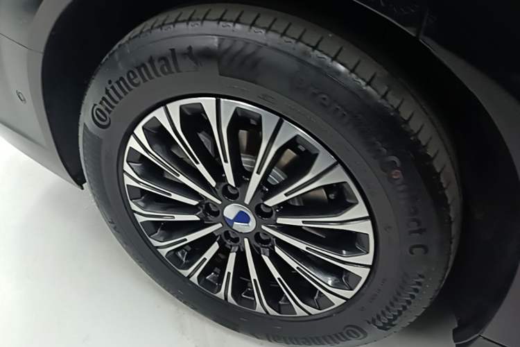 Used Denza D9 2024 PIONEER Four-Seat Pioneer Edition Right Rear Wheel Hub