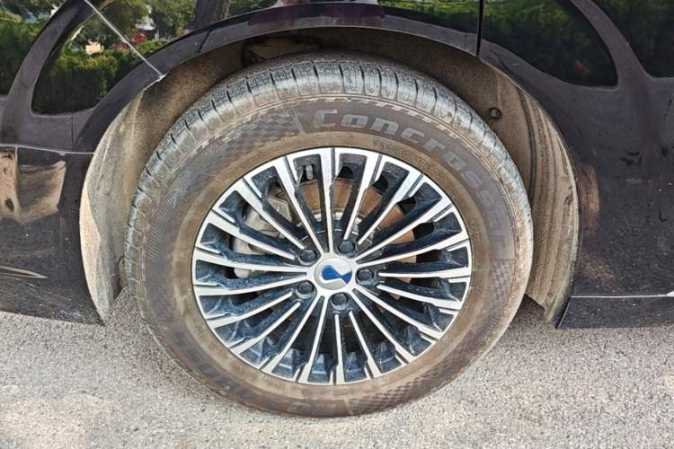 Used Denza D9 2024 DM-i 1050 Luxury Model Right Rear Wheel Hub