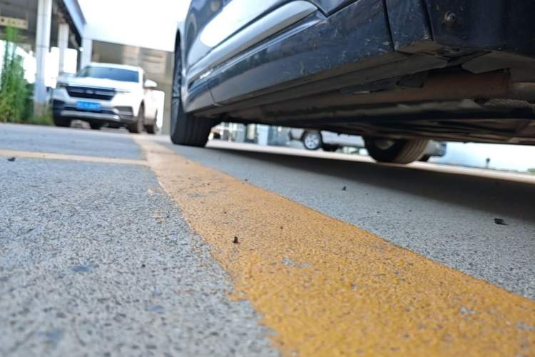 Used Denza D9 2024 DM-i 980 Four-Wheel Drive Prestige Model Right Side Sill