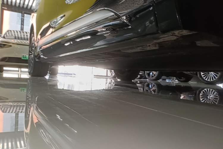 Used Denza D9 2024 EV 620 Premium Model Right Side Sill