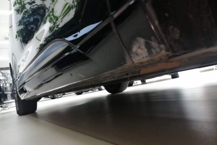 Used Denza D9 2024 DM-i 980 Four-Wheel Drive Prestige Model Right Side Sill