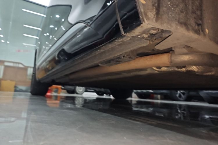 Used Denza D9 2024 DM-i 980 Four-Wheel Drive Prestige Model Right Side Sill