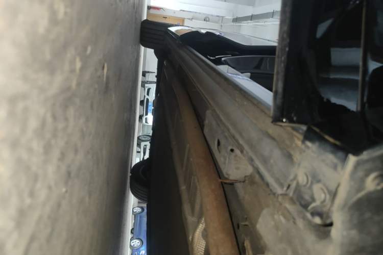 Used Denza D9 2024 DM-i 980 Four-Wheel Drive Prestige Model Right Side Sill