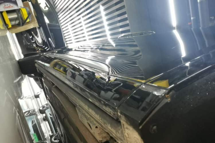 Used Denza D9 2024 DM-i 980 Four-Wheel Drive Prestige Model Right Side Sill