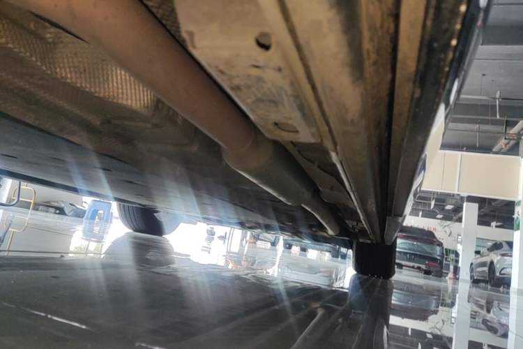 Used Denza D9 2024 DM-i 980 Four-Wheel Drive Prestige Model Right Side Sill