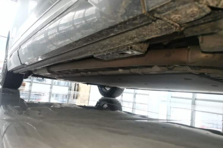 Used Denza D9 2024 DM-i 980 Four-Wheel Drive Flagship Model Right Side Sill