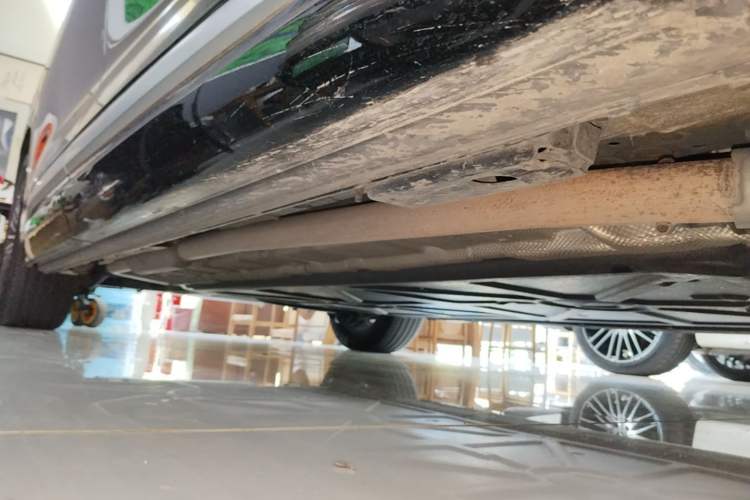 Used Denza D9 2024 DM-i 1050 Luxury Model Right Side Sill