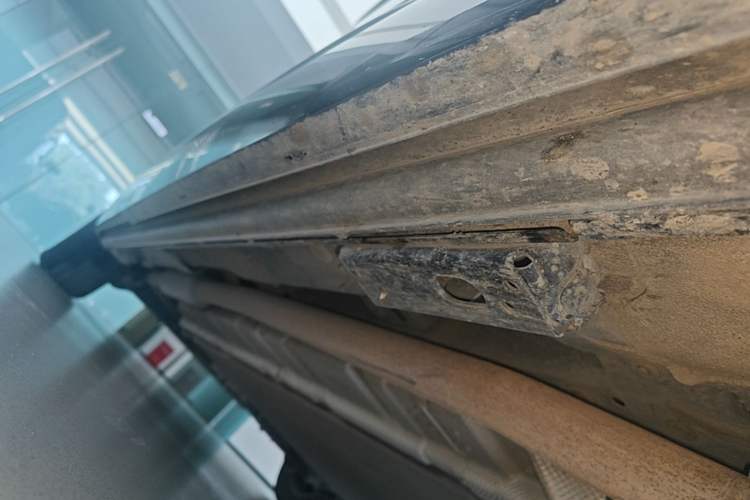 Used Denza D9 2024 DM-i 980 Four-Wheel Drive Flagship Model Right Side Sill