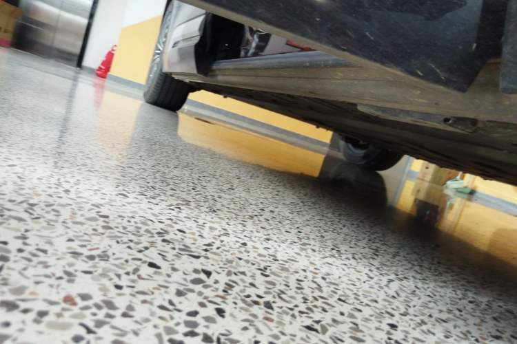 Used Denza D9 2024 EV 600 Four-Wheel Drive Prestige Model Right Side Sill