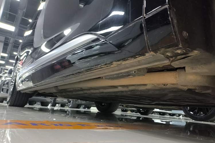 Used Denza D9 2024 DM-i 980 Four-Wheel Drive Prestige Model Right Side Sill