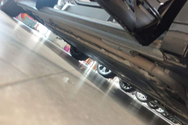 Used Denza D9 2024 DM-i 980 Four-Wheel Drive Prestige Model Right Side Sill