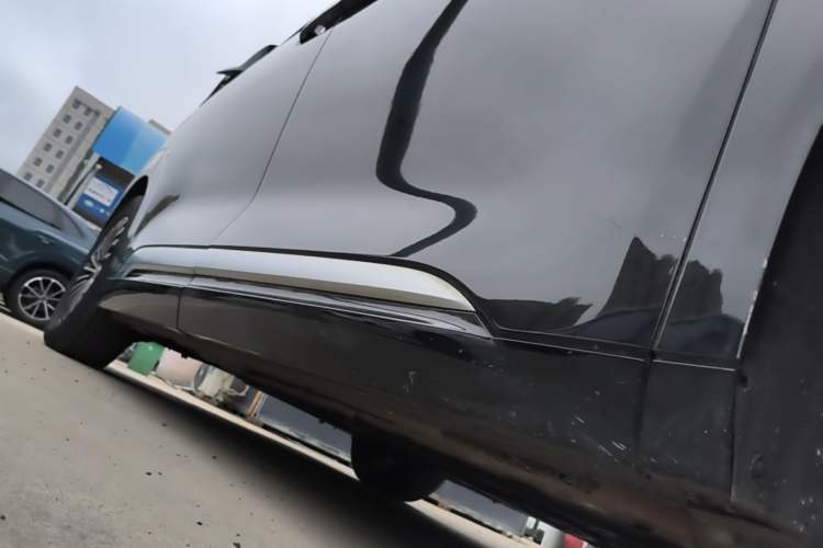 Used Denza D9 2024 DM-i 980 Four-Wheel Drive Prestige Model Right Side Sill