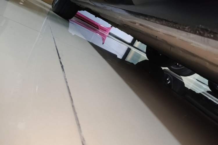 Used Denza D9 2024 DM-i 980 Four-Wheel Drive Flagship Model Right Side Sill