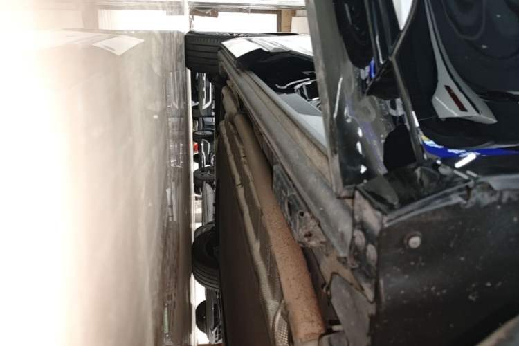 Used Denza D9 2024 DM-i 1050 Luxury Model Right Side Sill
