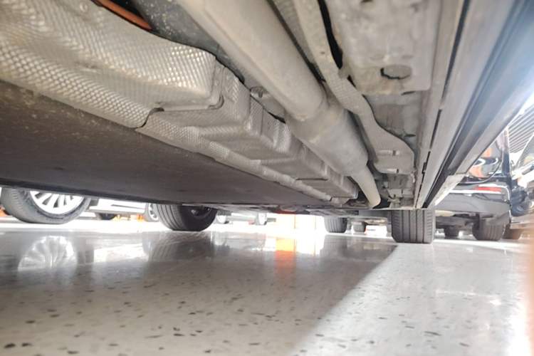 Used Denza D9 2024 DM-i 980 Four-Wheel Drive Prestige Model Right Side Sill