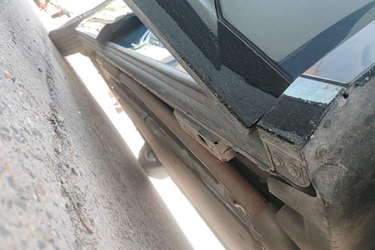 Used Denza D9 2024 DM-i 980 Four-Wheel Drive Flagship Model Right Side Sill