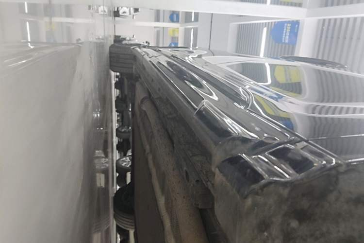 Used Denza D9 2024 DM-i 1050 Luxury Model Right Side Sill