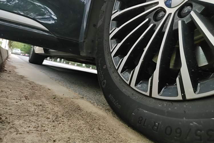 Used Denza D9 2024 DM-i 980 Four-Wheel Drive Prestige Model Right Side Sill