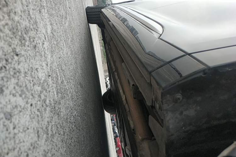 Used Denza D9 2024 DM-i 980 Four-Wheel Drive Flagship Model Right Side Sill