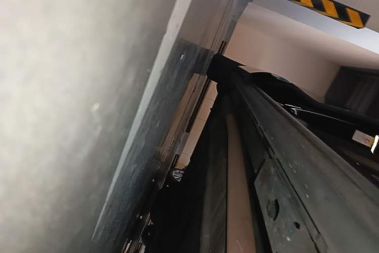 Used Denza D9 2024 DM-i 980 Four-Wheel Drive Prestige Model Right Side Sill