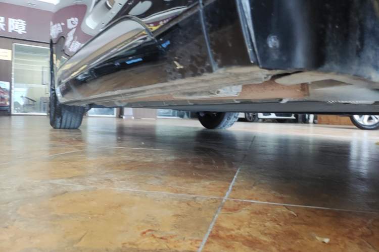 Used Denza D9 2024 DM-i 1050 Luxury Model Right Side Sill