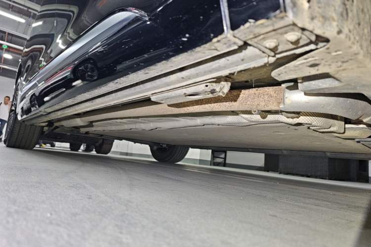 Used Denza D9 2024 DM-i 1050 Luxury Model Right Side Sill