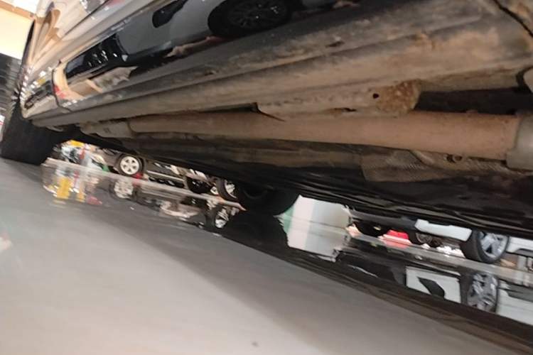 Used Denza D9 2024 DM-i 980 Four-Wheel Drive Prestige Model Right Side Sill