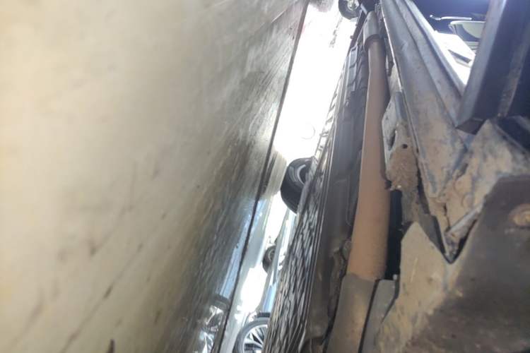 Used Denza D9 2024 DM-i 980 Four-Wheel Drive Flagship Model Right Side Sill
