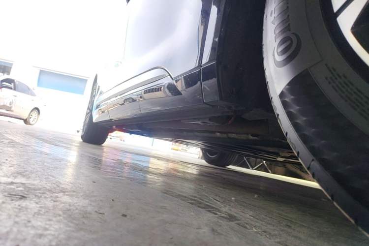 Used Denza D9 2024 PIONEER Four-Seat Pioneer Edition Right Side Sill
