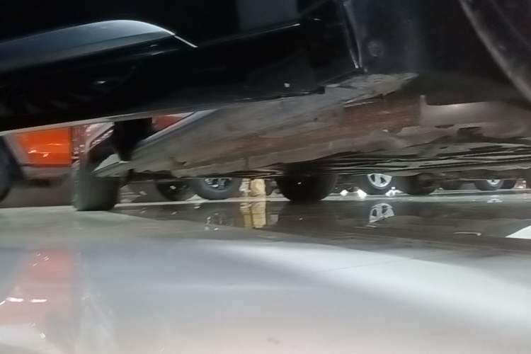 Used Denza D9 2024 DM-i 980 Four-Wheel Drive Prestige Model Right Side Sill