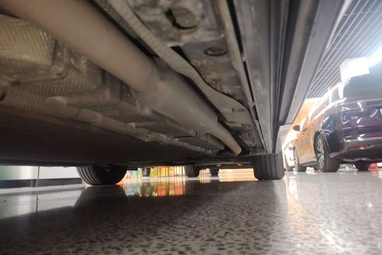 Used Denza D9 2024 DM-i 980 Four-Wheel Drive Flagship Model Right Side Sill